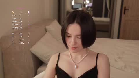 Essie  online show from March 13, 2026, 3:40 pm