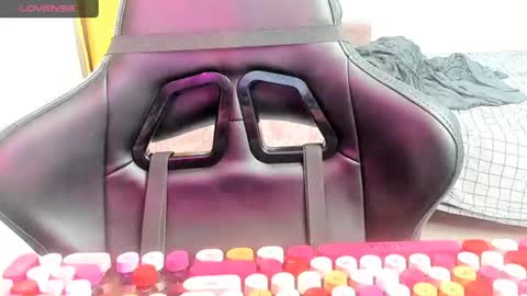 Snapshot of _feralberry__ chatting on July 14, 2026, 10:21 am Alis online show from July 14, 2026, 10:21 am