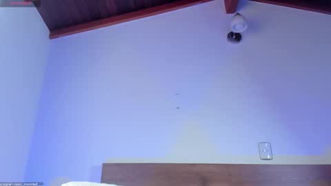  fullmoon online show from December 17, 2025, 9:10 pm