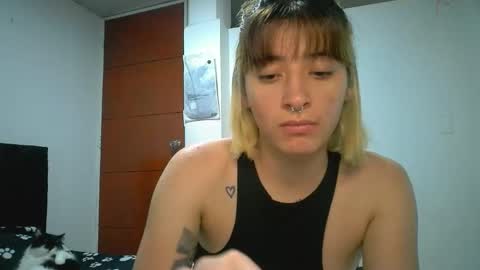 Mia-foster online show from May 8, 2026, 11:54 pm