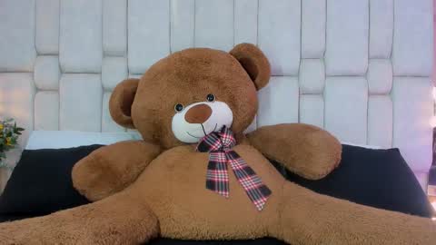 Snapshot of _gigidoll_ chatting on October 7, 2025, 12:02 pm Gigi online show from October 7, 2025, 12:02 pm