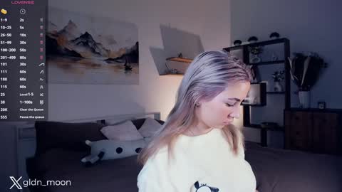 Snapshot of _golden_moon_ chatting on January 10, 2025, 8:04 pm Rina online show from January 10, 2025, 8:04 pm