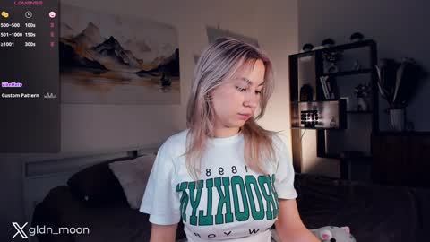 Snapshot of _golden_moon_ chatting on January 11, 2025, 2:41 am Rina online show from January 11, 2025, 2:41 am