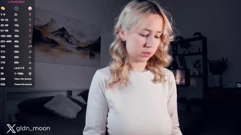 Snapshot of _golden_moon_ chatting on February 27, 2025, 10:42 pm Rina online show from February 27, 2025, 10:42 pm