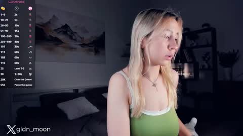 Snapshot of _golden_moon_ chatting on March 5, 2025, 12:38 am Rina online show from March 5, 2025, 12:38 am