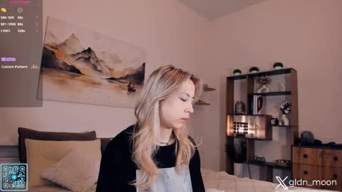 Snapshot of _golden_moon_ chatting on October 11, 2025, 8:07 pm Rina online show from October 11, 2025, 8:07 pm