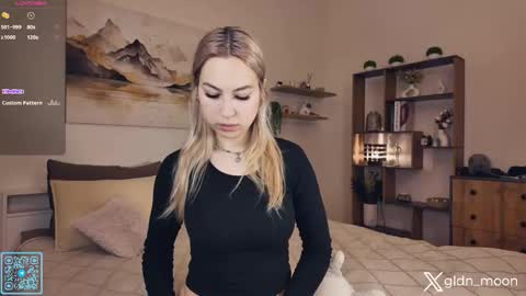 Snapshot of _golden_moon_ chatting on October 15, 2025, 11:49 pm Rina online show from October 15, 2025, 11:49 pm