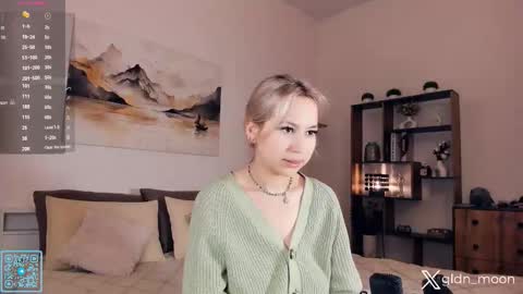 Snapshot of _golden_moon_ chatting on October 26, 2025, 6:36 pm Rina online show from October 26, 2025, 6:36 pm