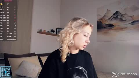 Snapshot of _golden_moon_ chatting on November 7, 2025, 7:47 pm Rina online show from November 7, 2025, 7:47 pm