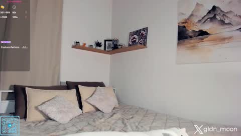 Snapshot of _golden_moon_ chatting on November 13, 2025, 7:35 pm Rina online show from November 13, 2025, 7:35 pm