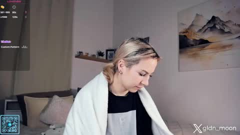 Snapshot of _golden_moon_ chatting on November 20, 2025, 9:03 pm Rina online show from November 20, 2025, 9:03 pm