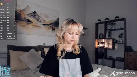 Snapshot of _golden_moon_ chatting on November 24, 2025, 9:14 pm Rina online show from November 24, 2025, 9:14 pm