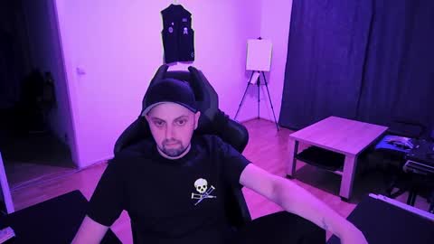 Dennis online show from June 3, 2026, 11:43 pm