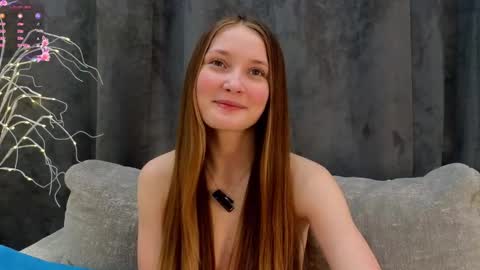 Snapshot of _green_green_ chatting on February 19, 2025, 4:34 am Milly online show from February 19, 2025, 4:34 am