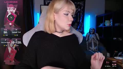 Snapshot of _gummybears_ chatting on December 15, 2025, 10:03 pm Tori online show from December 15, 2025, 10:03 pm