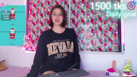 Snapshot of _gwen__ chatting on December 17, 2024, 4:01 am Gwen online show from December 17, 2024, 4:01 am