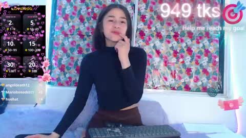 Snapshot of _gwen__ chatting on February 19, 2025, 7:50 am Gwen online show from February 19, 2025, 7:50 am