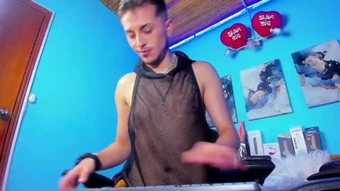 Snapshot of _hairybeard_ chatting on February 19, 2025, 2:12 pm Mathews online show from February 19, 2025, 2:12 pm