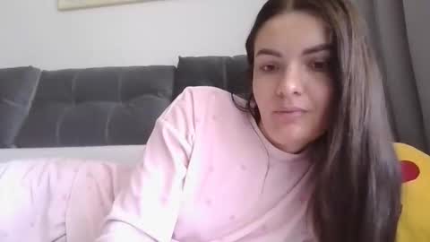 Snapshot of _hidden_frommymoom_ chatting on May 5, 2026, 7:27 am Criss4u online show from May 5, 2026, 7:27 am