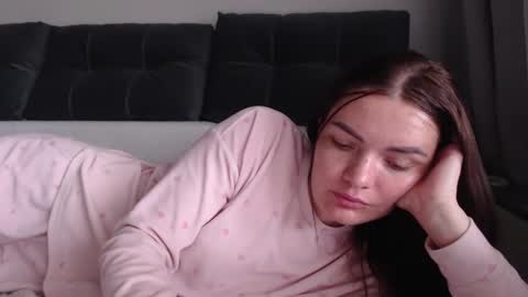 Snapshot of _hidden_frommymoom_ chatting on May 9, 2026, 8:52 am Criss4u online show from May 9, 2026, 8:52 am