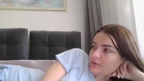 Snapshot of _hidden_frommymoom_ chatting on May 14, 2026, 7:37 am Criss4u online show from May 14, 2026, 7:37 am