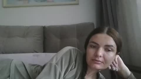 Snapshot of _hidden_frommymoom_ chatting on May 21, 2026, 8:10 am Criss4u online show from May 21, 2026, 8:10 am