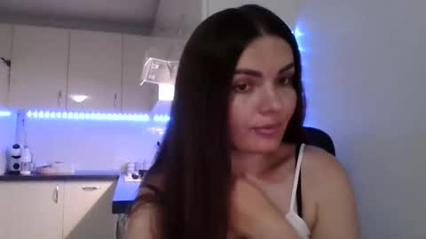 Snapshot of _hidden_frommymoom_ chatting on July 3, 2026, 7:09 pm Criss4u online show from July 3, 2026, 7:09 pm