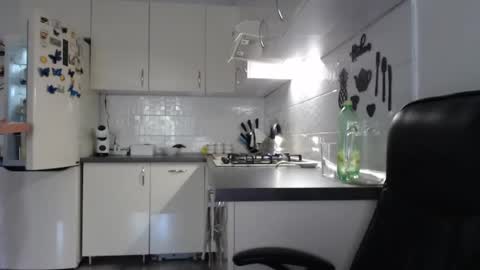 Snapshot of _hidden_frommymoom_ chatting on July 9, 2026, 9:24 am Criss4u online show from July 9, 2026, 9:24 am