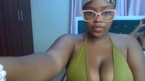 _honey_bloom online show from February 16, 2026, 2:40 am