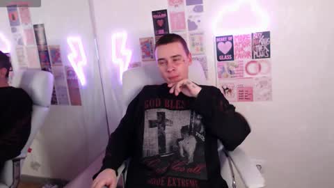 _honeyberry_ online show from February 9, 2026, 7:29 pm