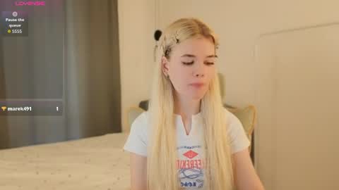 Snapshot of _honnyland chatting on July 18, 2026, 1:37 pm Alisha online show from July 18, 2026, 1:37 pm