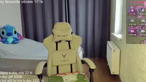 _hot_mia_1 online show from February 9, 2025, 11:58 am