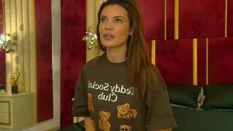 _hot_neighbour online show from January 15, 2026, 4:28 am