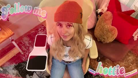 _hottie__ online show from February 21, 2025, 2:39 am