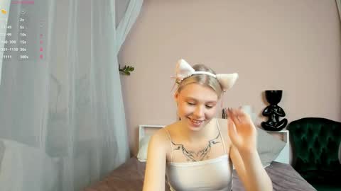 Snapshot of _innocent_soul_ chatting on November 22, 2025, 9:19 am Daisy online show from November 22, 2025, 9:19 am