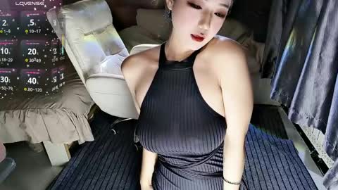 Snapshot of _iuiu_ chatting on May 8, 2026, 3:39 pm UU online show from May 8, 2026, 3:39 pm