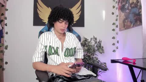 Snapshot of _jaay77 chatting on December 4, 2024, 9:13 pm Jay online show from December 4, 2024, 9:13 pm