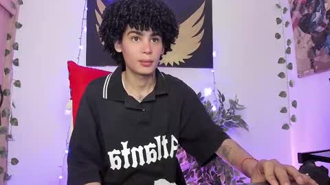 Snapshot of _jaay77 chatting on December 17, 2024, 4:01 am Jay online show from December 17, 2024, 4:01 am