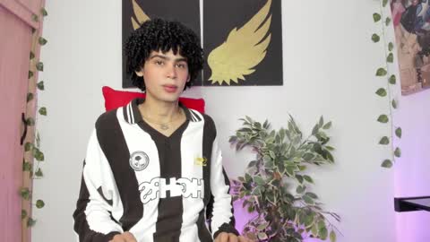 Snapshot of _jaay77 chatting on December 23, 2024, 1:18 am Jay online show from December 23, 2024, 1:18 am