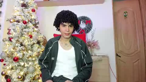 Snapshot of _jaay77 chatting on December 28, 2024, 5:35 pm Jay online show from December 28, 2024, 5:35 pm