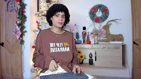 Snapshot of _jaay77 chatting on January 4, 2025, 3:50 am Jay online show from January 4, 2025, 3:50 am