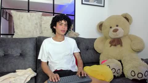 Snapshot of _jaay77 chatting on January 15, 2025, 5:50 am Jay online show from January 15, 2025, 5:50 am