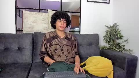 Snapshot of _jaay77 chatting on February 7, 2025, 8:42 pm Jay online show from February 7, 2025, 8:42 pm