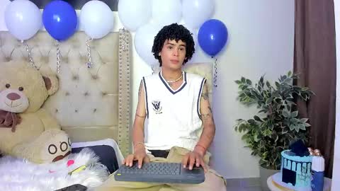 Snapshot of _jaay77 chatting on February 10, 2025, 1:46 am Jay online show from February 10, 2025, 1:46 am