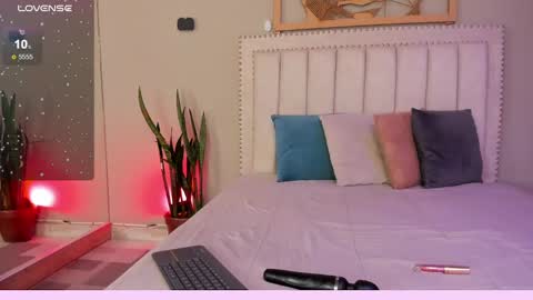    online show from February 26, 2025, 10:42 pm