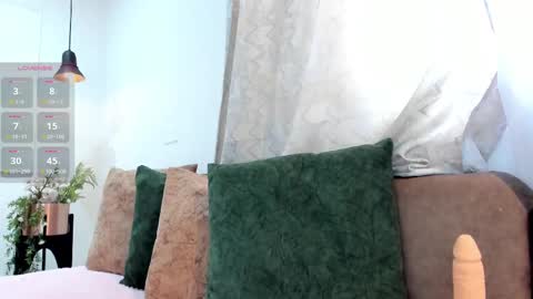    online show from September 9, 2025, 7:35 pm