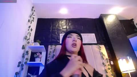 Mia online show from January 29, 2025, 7:43 pm