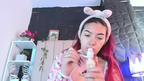 Mia online show from February 9, 2026, 1:04 pm