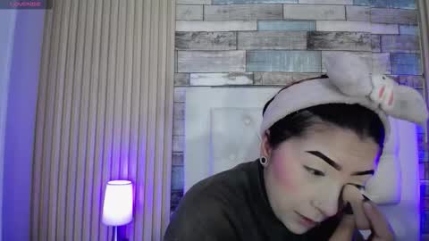 Mia online show from February 19, 2026, 7:10 pm