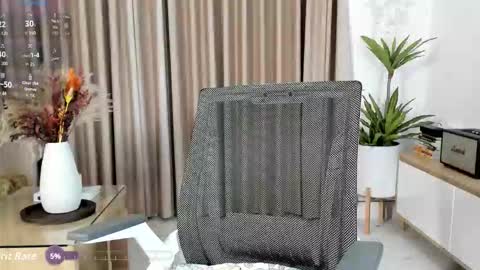 _joliie_ online show from November 15, 2025, 8:27 pm